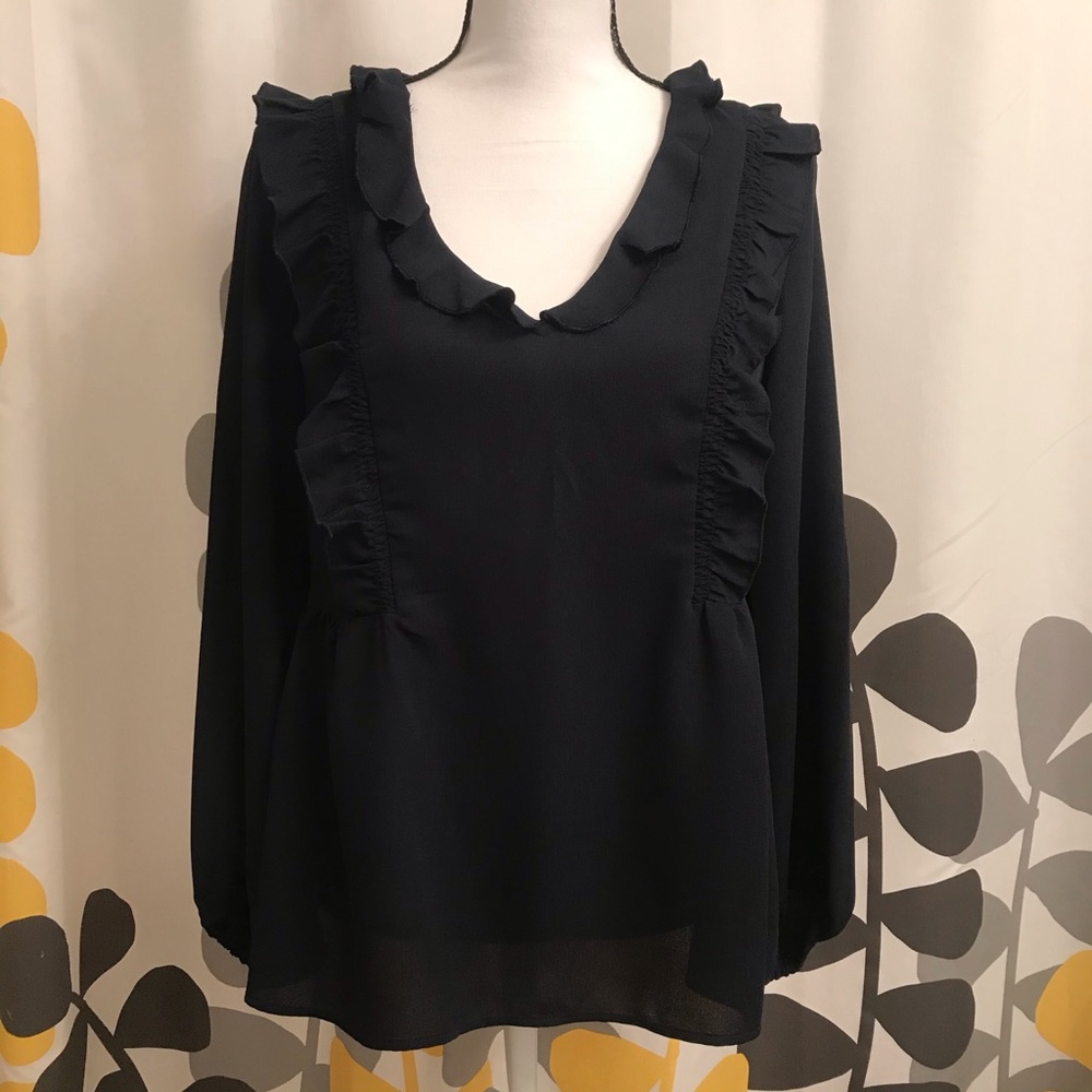 ❣️SASSY VNECK BLOUSE❣️